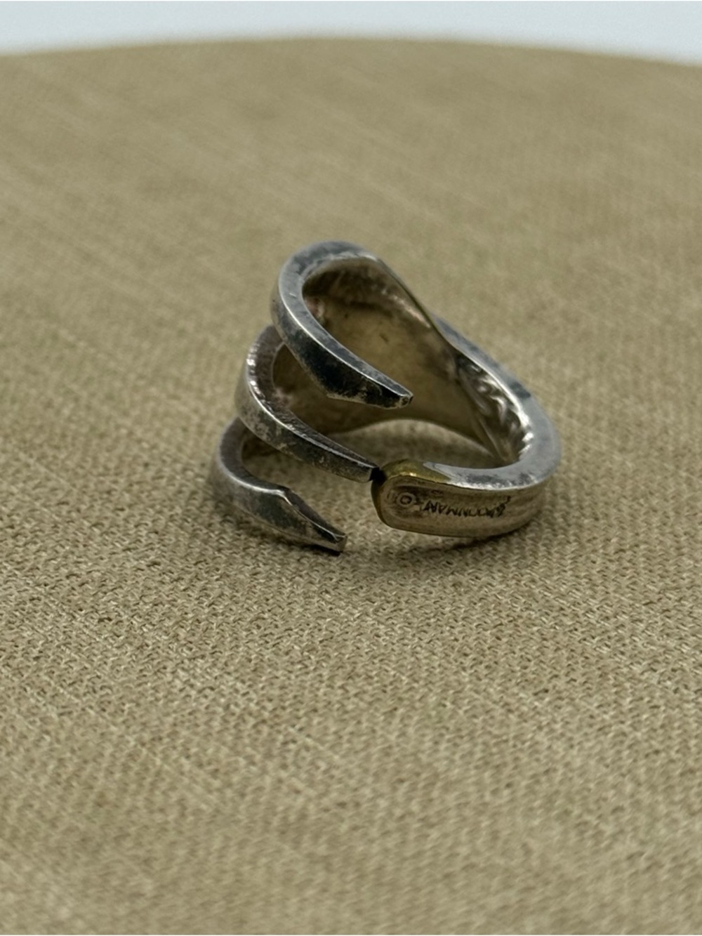 Handmade fork ring Cutout Wide Band Ring - Silver tone - Picture 3 of 4